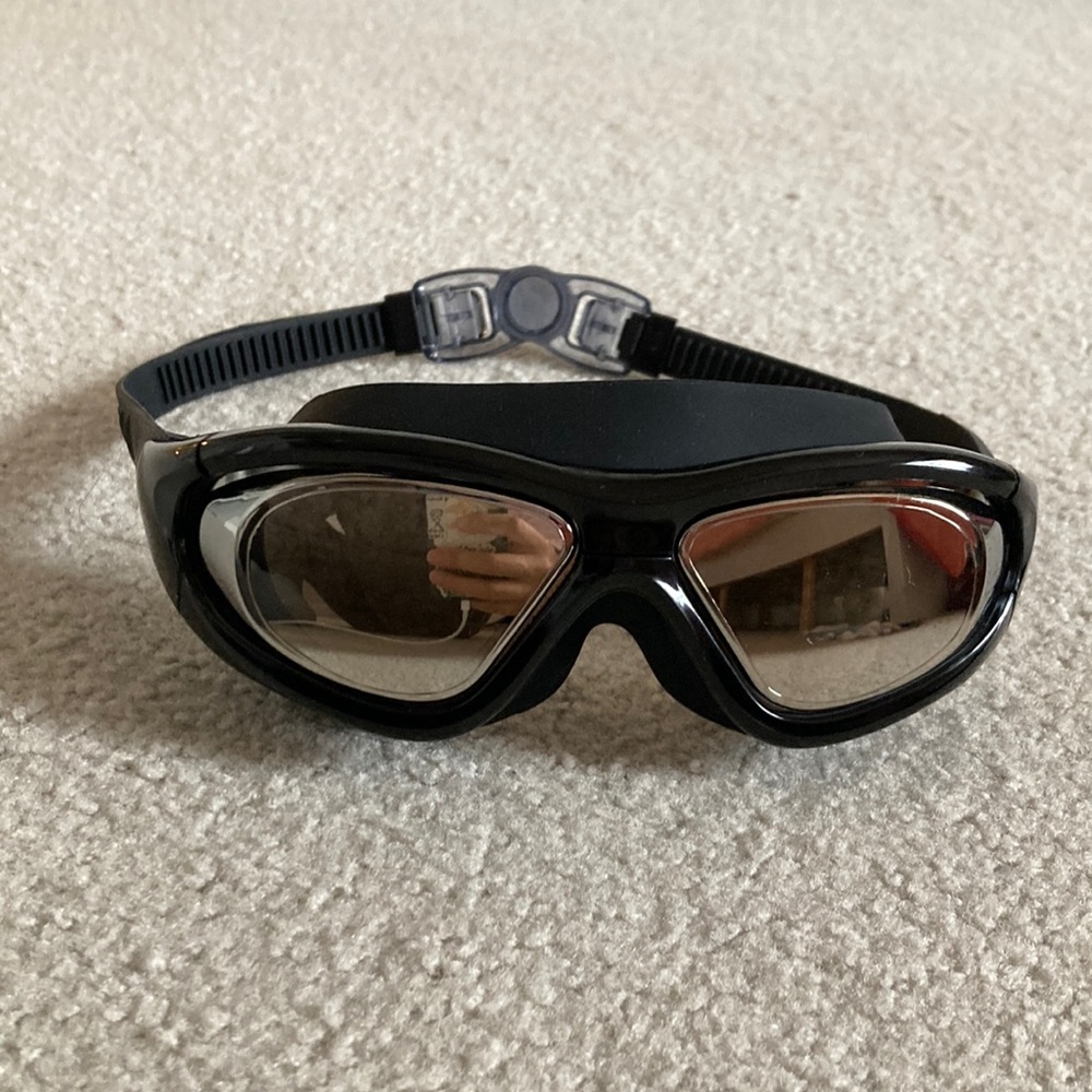 Black and Silver Swim Goggles